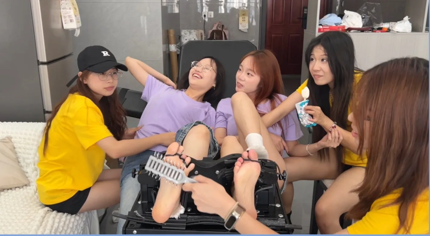 第二个游戏中的挠痒画面